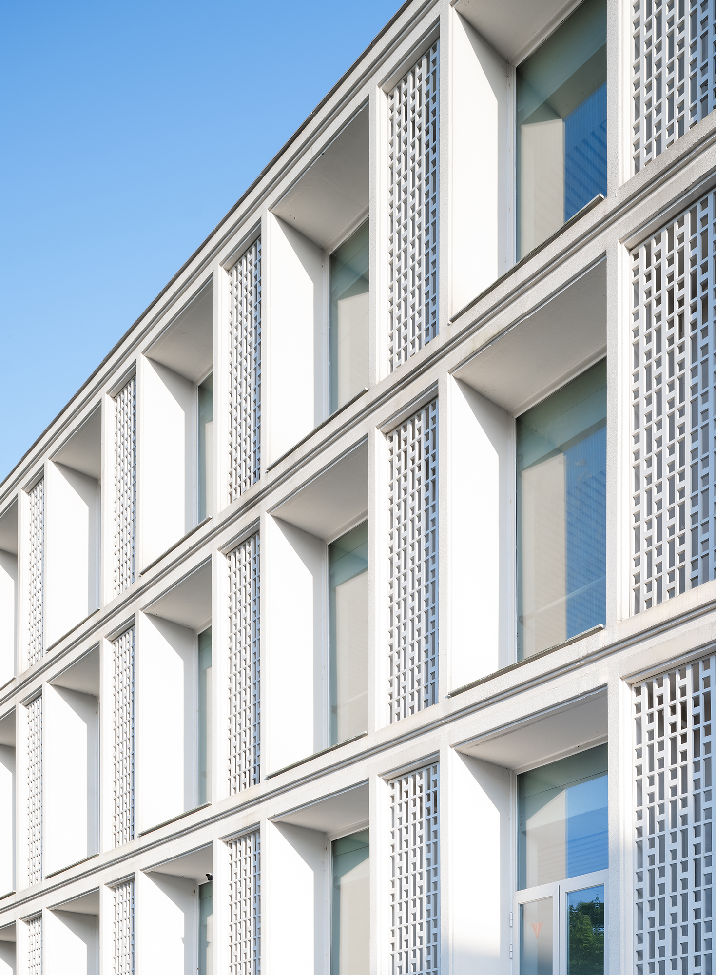 1728707680445788Sg8J.jpg Facade Grille 立面格柵?趙強.jpg