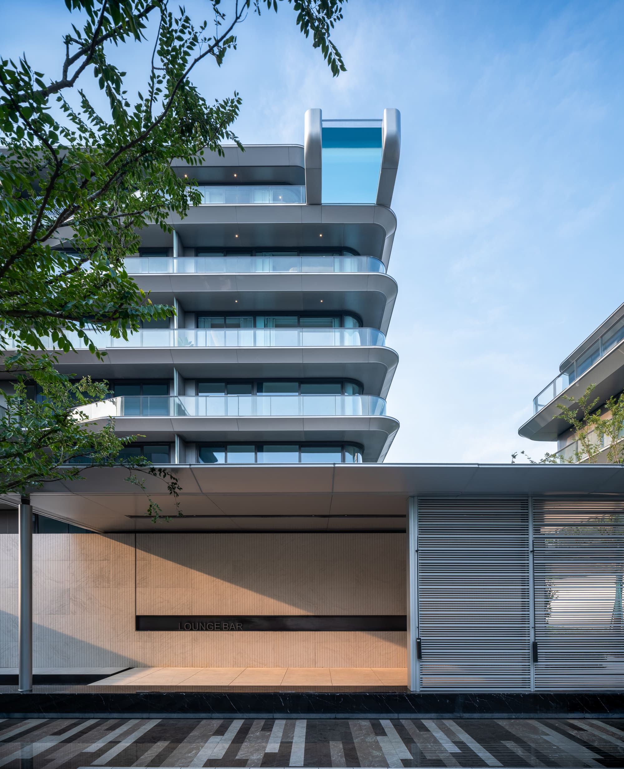 27_ 頂層懸挑泳池 Rooftop Skypool ?山間影像 Shan-Jian images.jpg