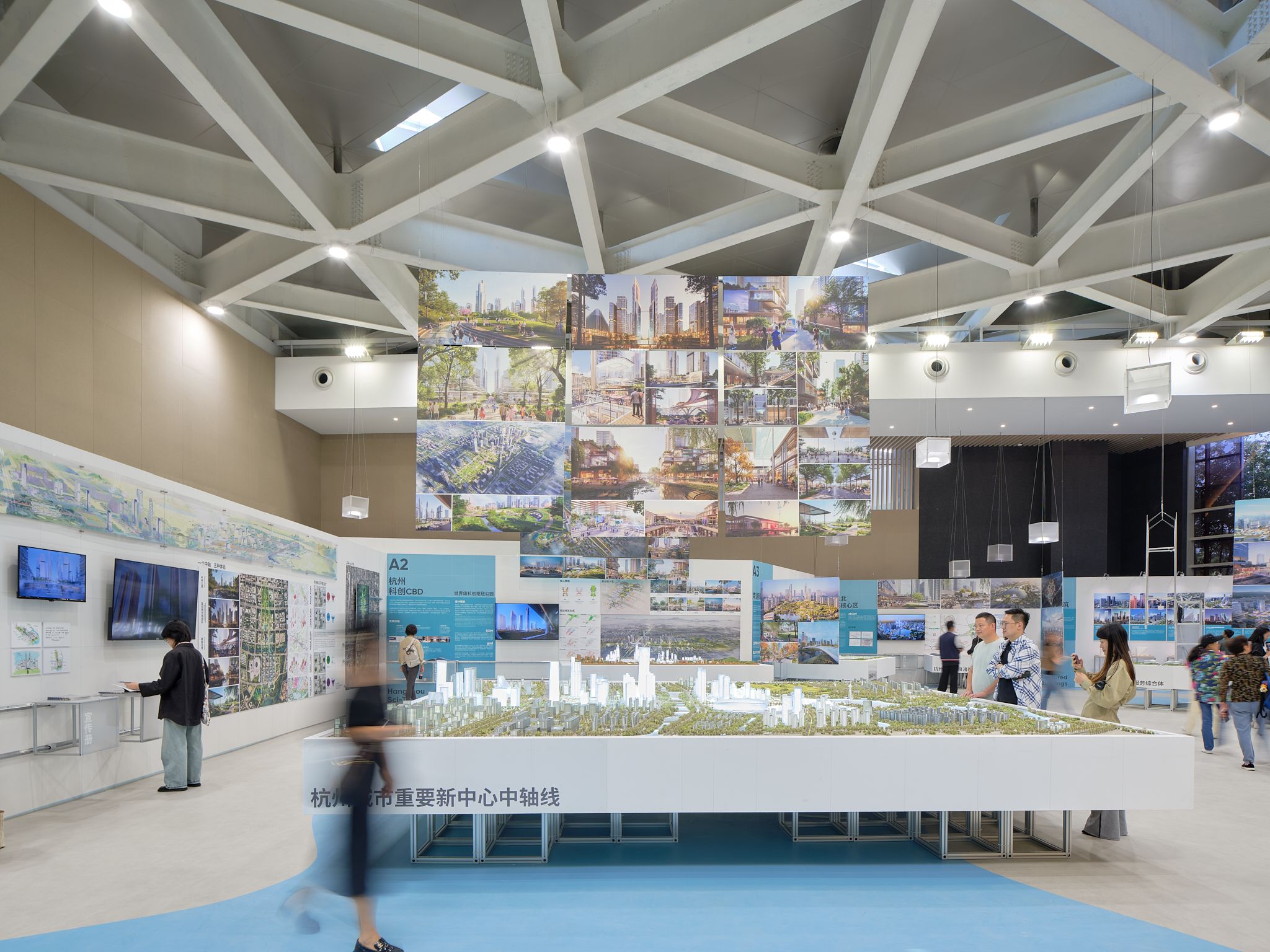 圖1 主展廳核心區域，central exhibition hub ?梅可嘉.jpg